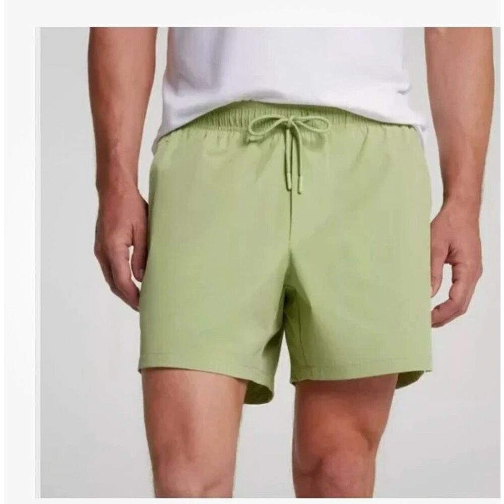 VRST Men's 5'' Everyday Short Green Seedling size XL NWT